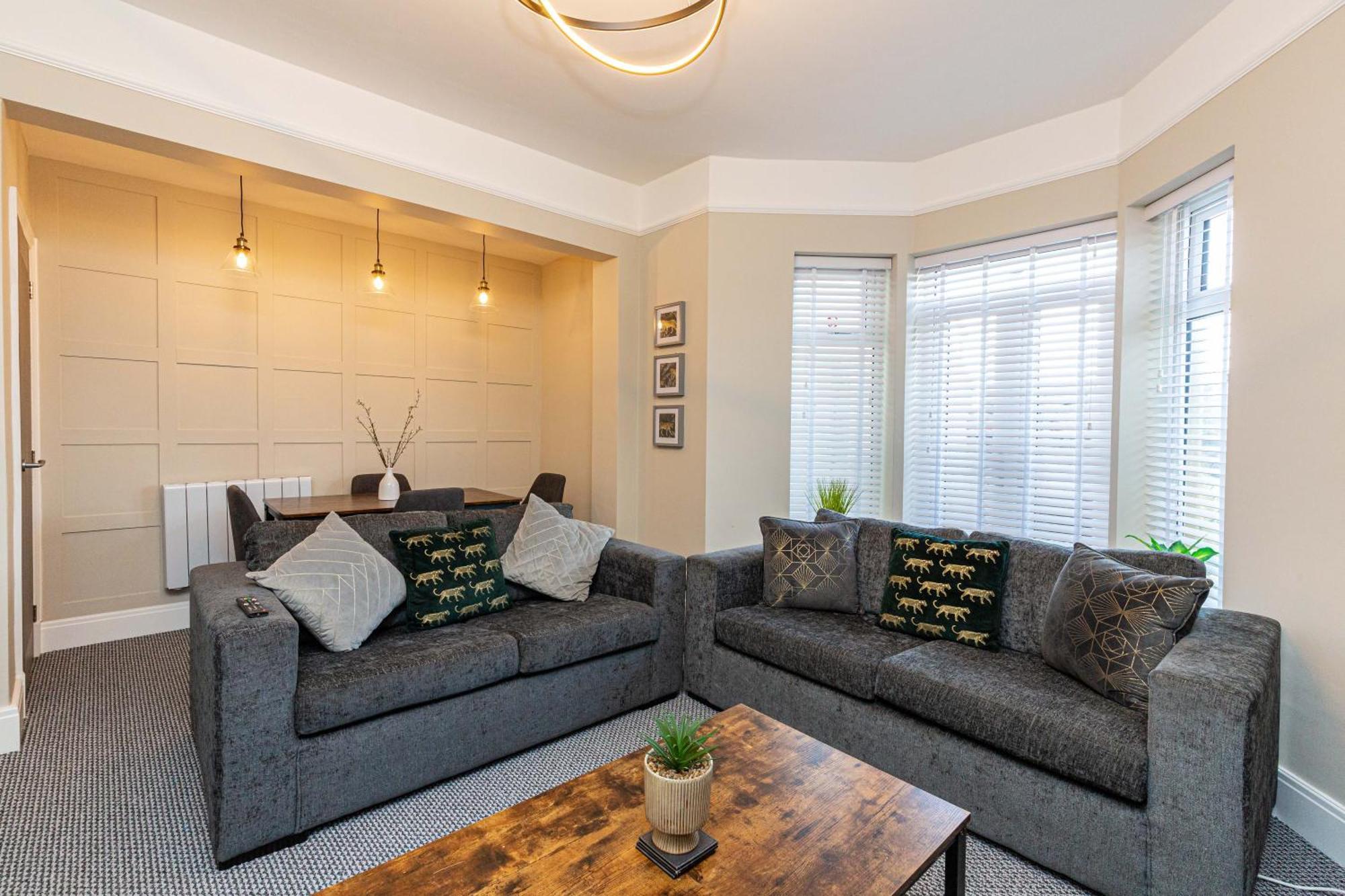Beachfront Apartment 3 Bedrooms Sleeps 7 - Gateway To The Lake District - Newly Refurbished Morecambe Eksteriør bilde