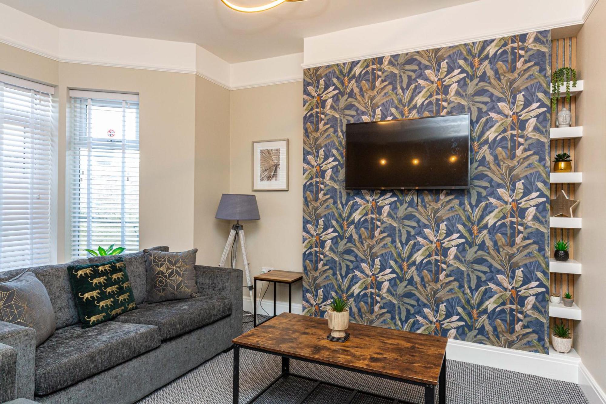 Beachfront Apartment 3 Bedrooms Sleeps 7 - Gateway To The Lake District - Newly Refurbished Morecambe Eksteriør bilde
