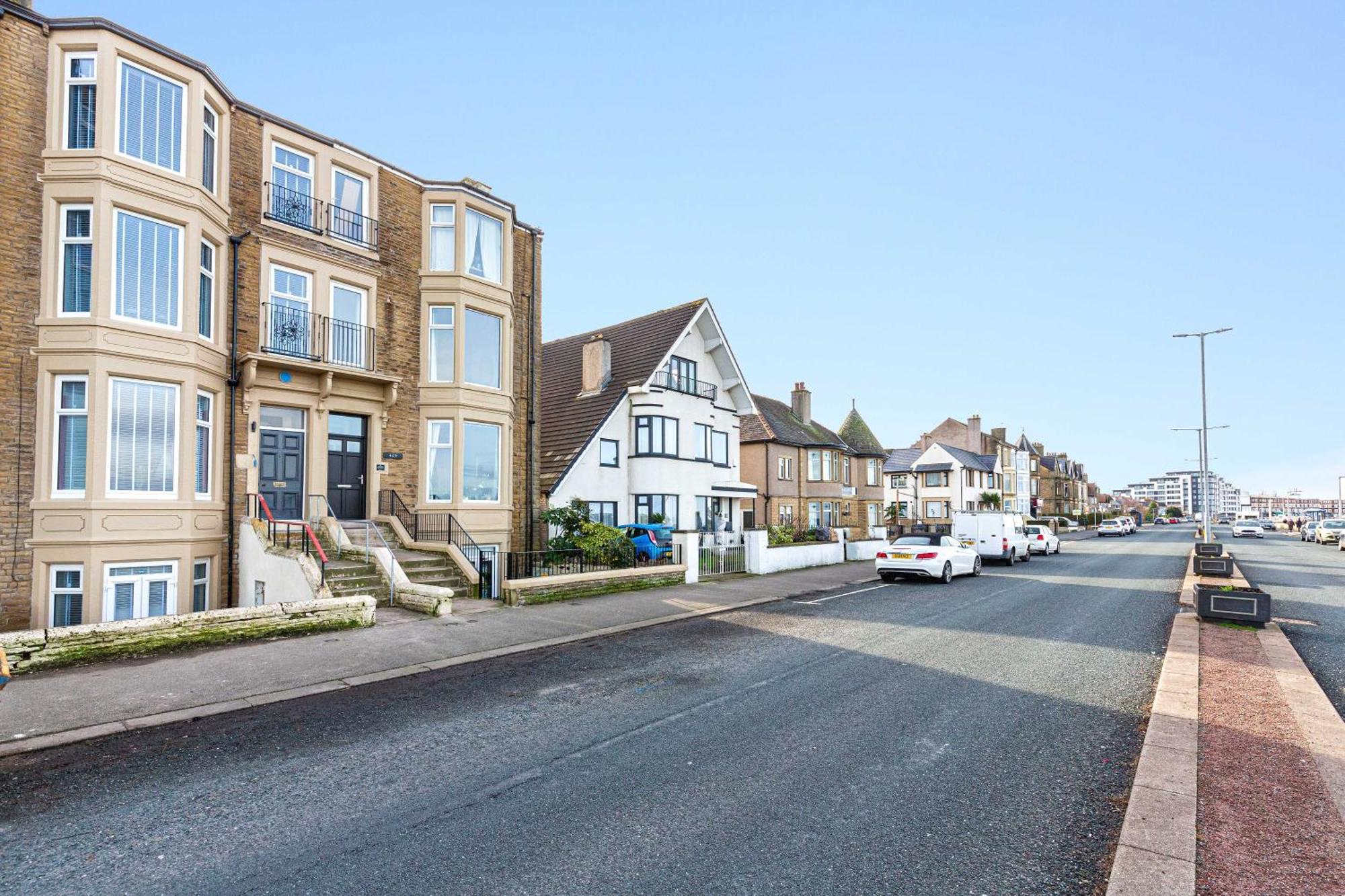 Beachfront Apartment 3 Bedrooms Sleeps 7 - Gateway To The Lake District - Newly Refurbished Morecambe Eksteriør bilde