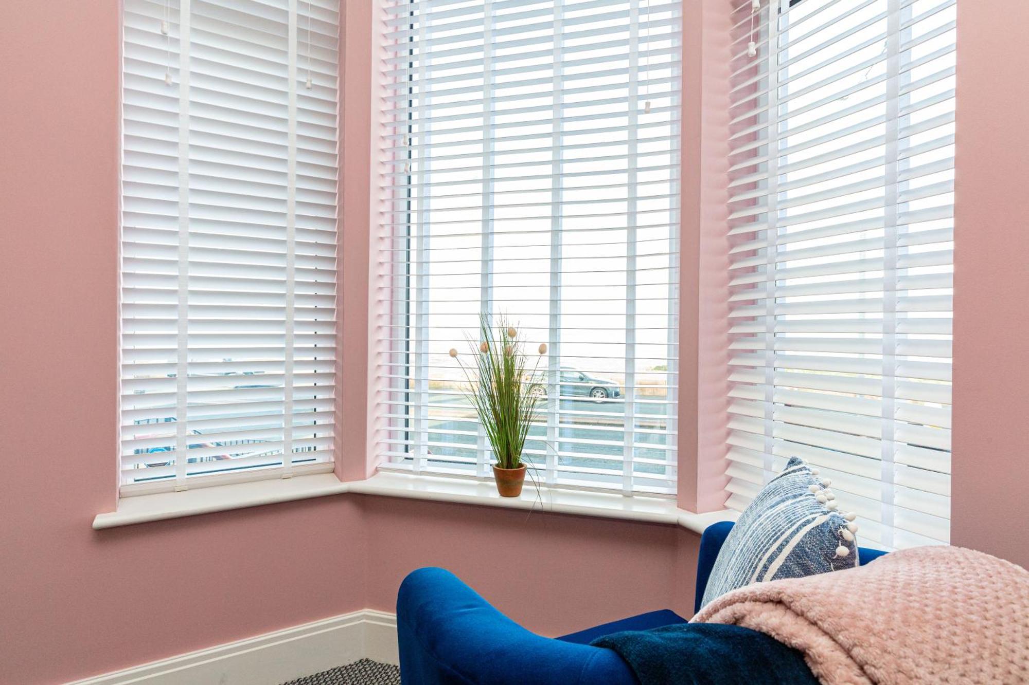 Beachfront Apartment 3 Bedrooms Sleeps 7 - Gateway To The Lake District - Newly Refurbished Morecambe Eksteriør bilde